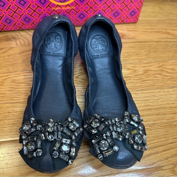 Tory Burch Eddie Navy Leather Ballet Flats with Rhinestone Bow — Size 6.5 - Picture 2 of 7
